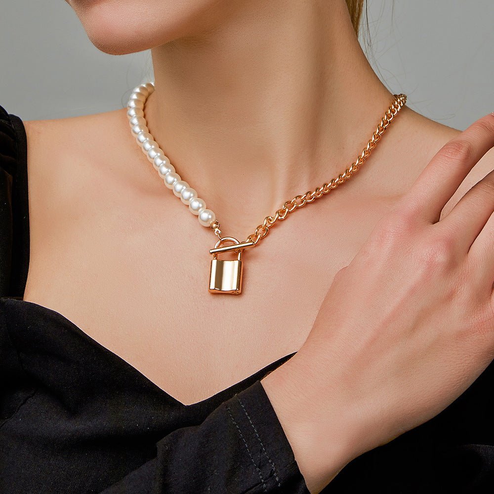 Pearl Lock-shaped Scallop Pendant Necklace Women