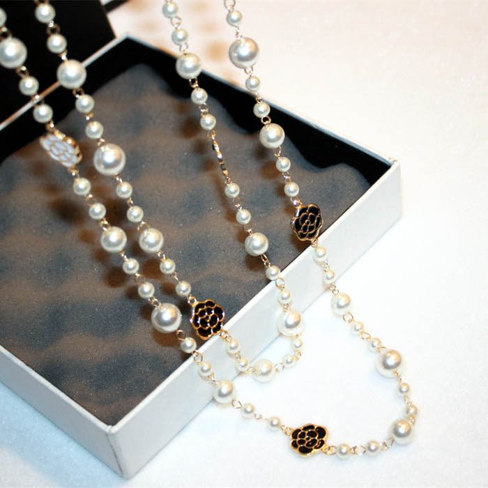 Single Layer Can Circle Imitation Pearl Camellia Long Necklace